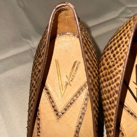 Vince Camuto Brown/Beige Snakeskin Pattern Textured Heels Size 7 - Picture 2 of 11